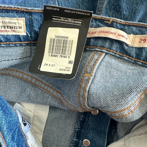 Levi's Women's Ribcage Straight Ankle Jeans - Picture 9 of 10